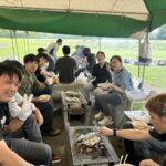 BBQを楽しむ若手チーム