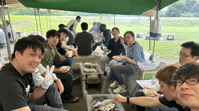 BBQを楽しむ若手チーム