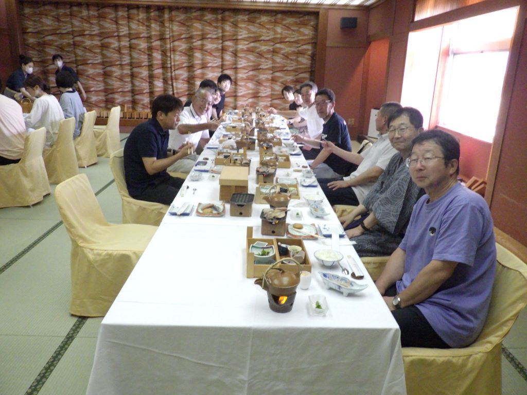 朝食の様子