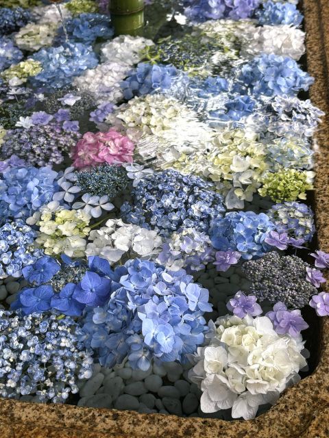 花手水（はなちょうず）