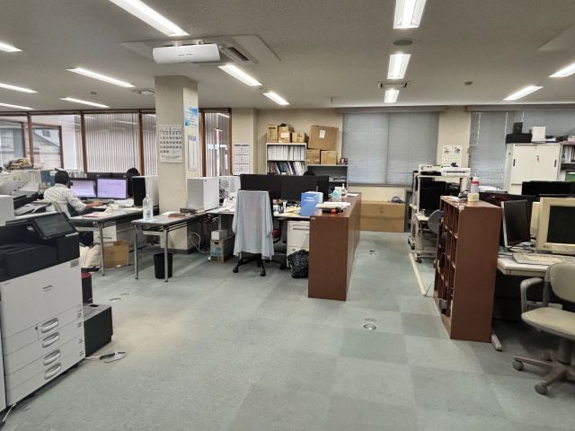 貼替前の室内