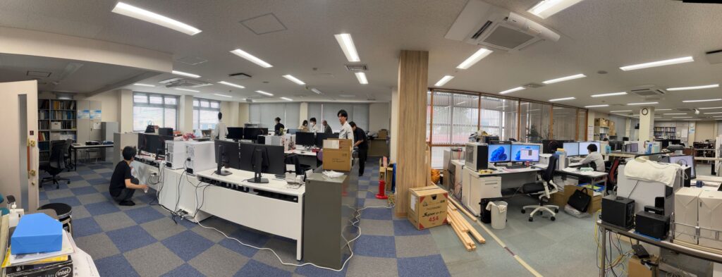 1工区は貼替完了、2工区は通常業務中